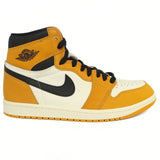 Nike Air Jordan 1 Retro High OG Trainers - Yellow Ochre/Black-Sail